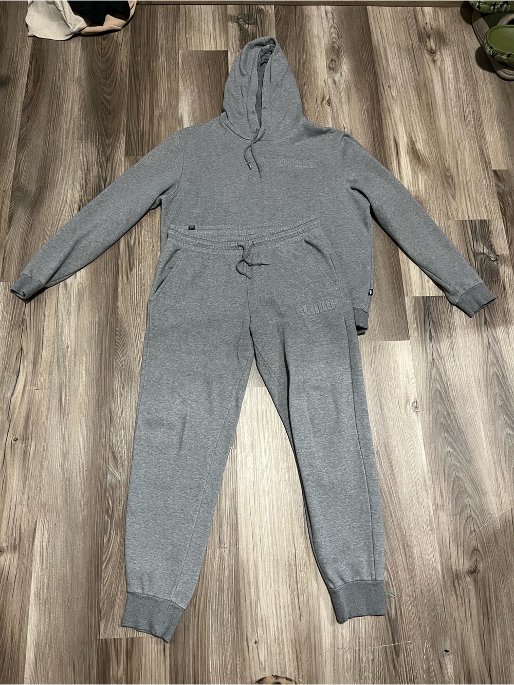 Puma Men’s Gray Hoodie & Jogger Set - Gray